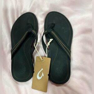 Olukai Black Flip Flops - Size 5
